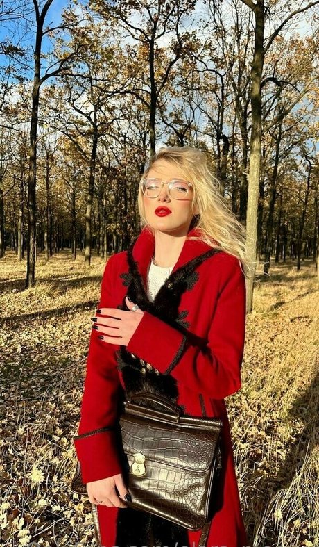 elara moonq perfect pornstar image