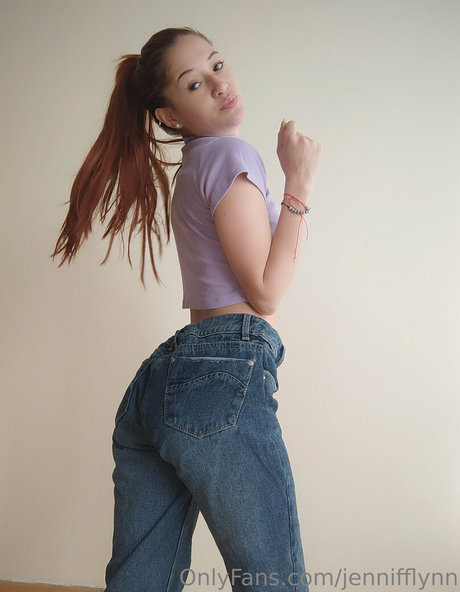 jennifflynn hot actress images