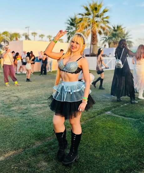 Windygirk model hd pic