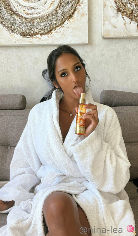 nina lea sexy star image