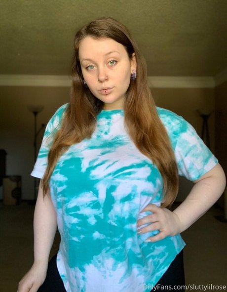 sluttylilrose model top photos