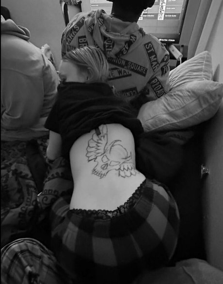 xanbones erotic actress image