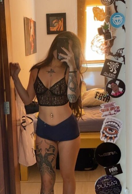 beautiful blonde onlyfans xxx image