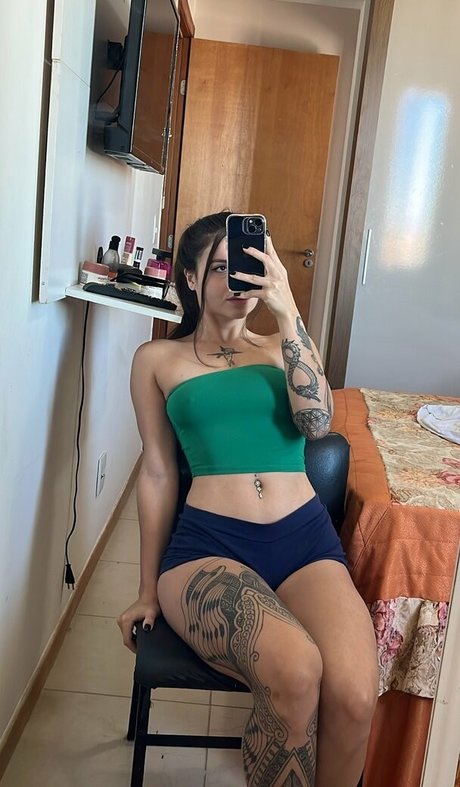 Giovanna Aguiar model nude photo