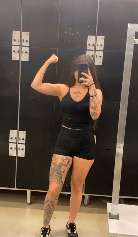 Giovanna Aguiar star high quality photos