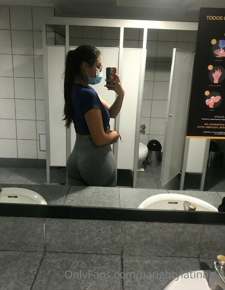 18 year old onlyfans adult photos