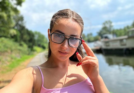 NaughtyCola sexy star pic