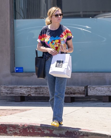 Kirsten Dunst naked model photo