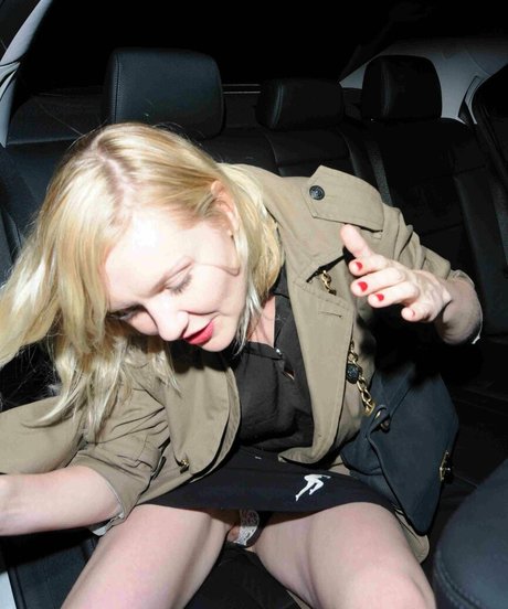 Kirsten Dunst star nude photo