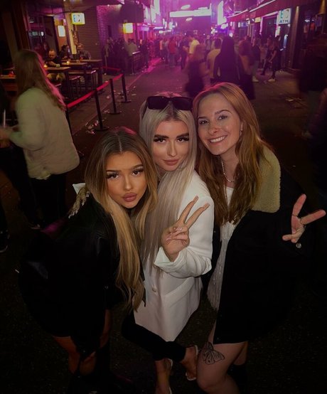 tizimaus hot actress images