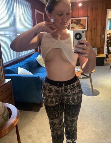 autumnskyexo adult model pics