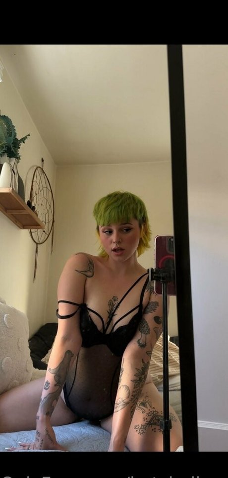 hotchellerae model pornographic archive