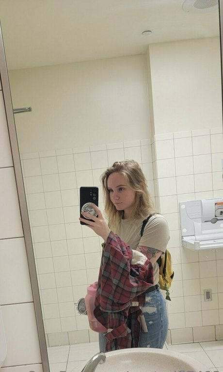 centralfl7492 naked model gallery