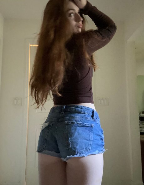 Thqtty nude actress img