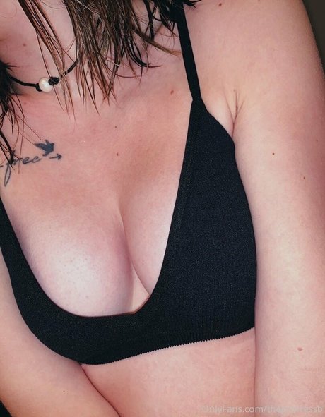 lesbian kissing onlyfans free sexy archive