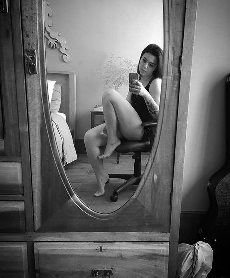 Violet Orlandi star sexy photo