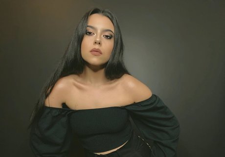 big tits midget onlyfans hot sexy image