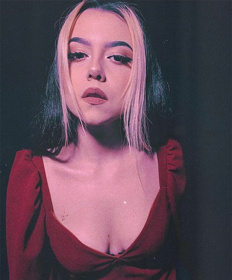 Violet Orlandi model nice picture