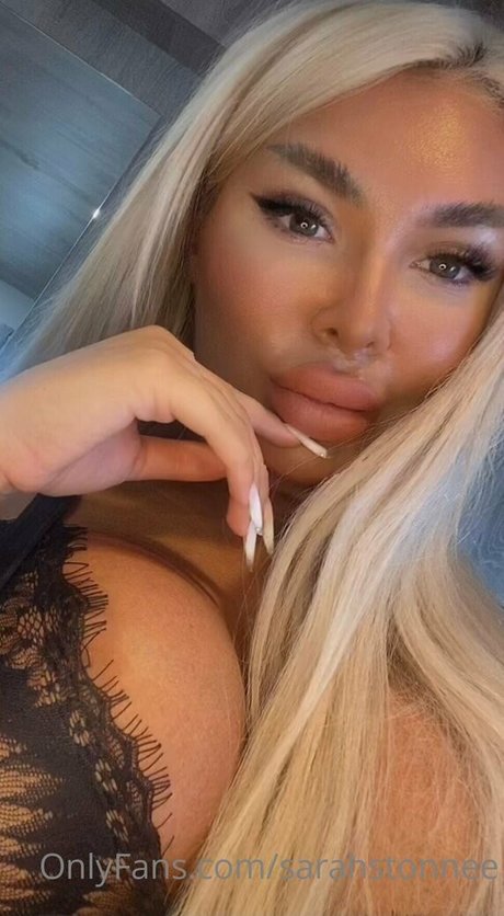 sarahstonnee nudes star image