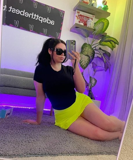 Adept pornstar top img
