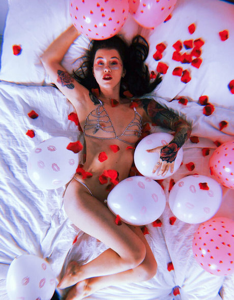 xmishacrossx porn actress galleries