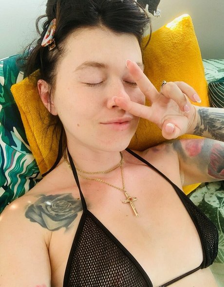 xmishacrossx model erotic images