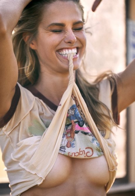 Natalie Jayne Roser hot model pictures