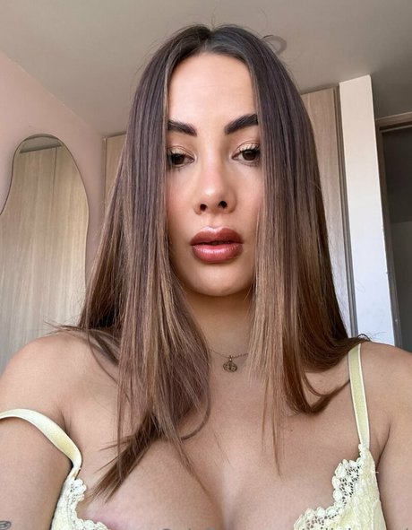 Mila Bernal model porn picture