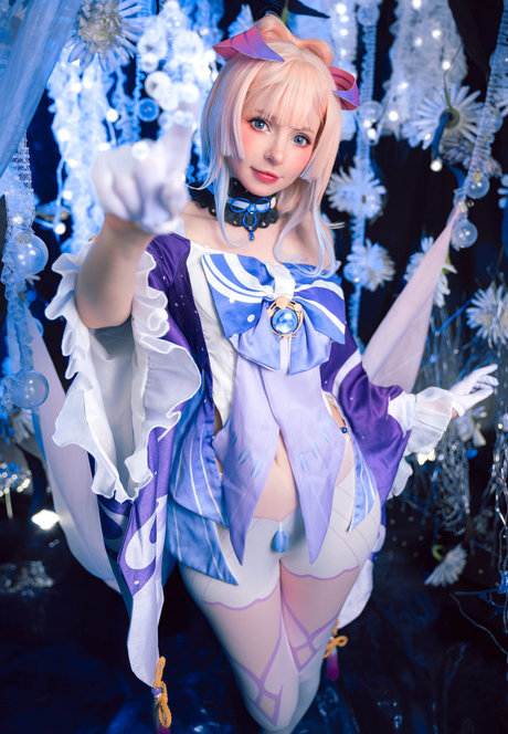 Peachymilky model pretty image