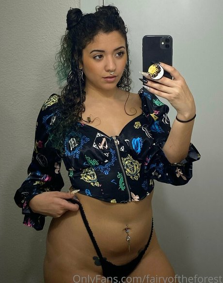 18 free onlyfans erotic images