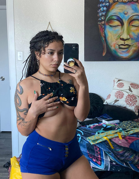 lunamorgantv xxx model pic