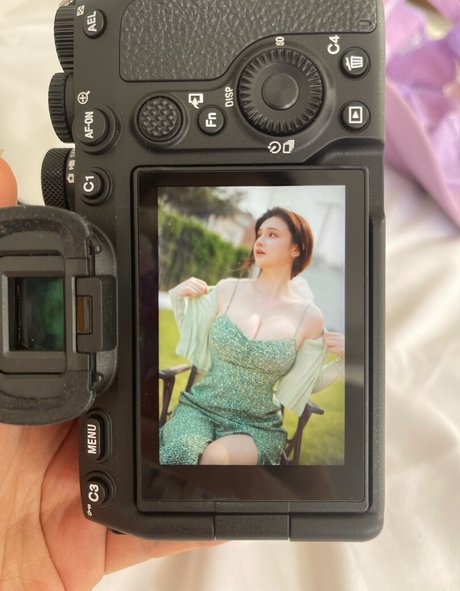 huge shemale onlyfans xxx images