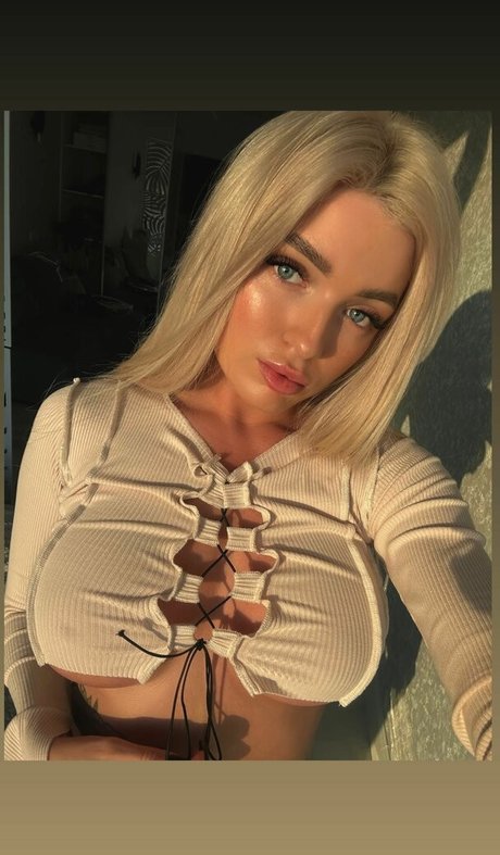 Dance Malyshka naked pornstar photo