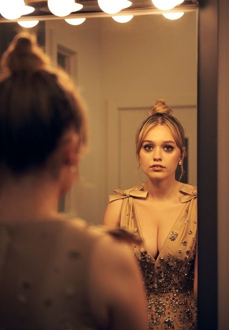 Aimee Lou Wood porn star pictures