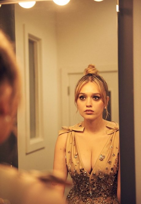 Aimee Lou Wood erotic model galleries