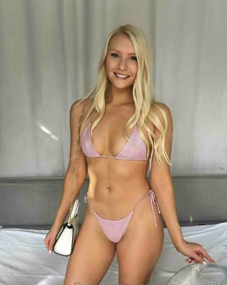 Jasmine Mills erotic model pictures