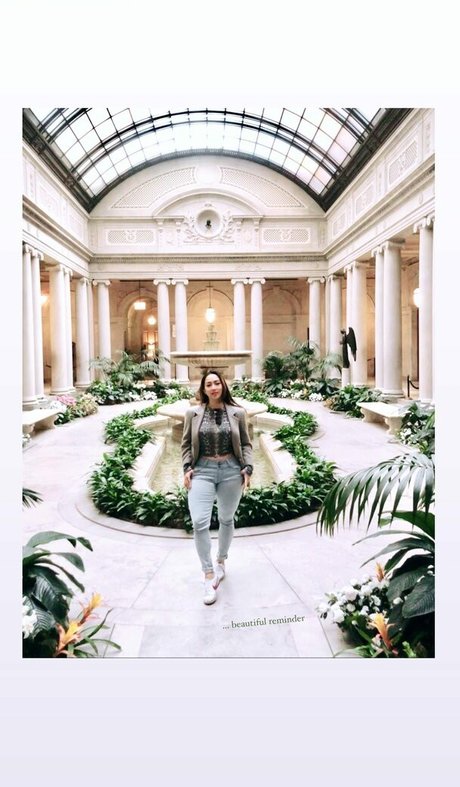 Dajinism model hd photo