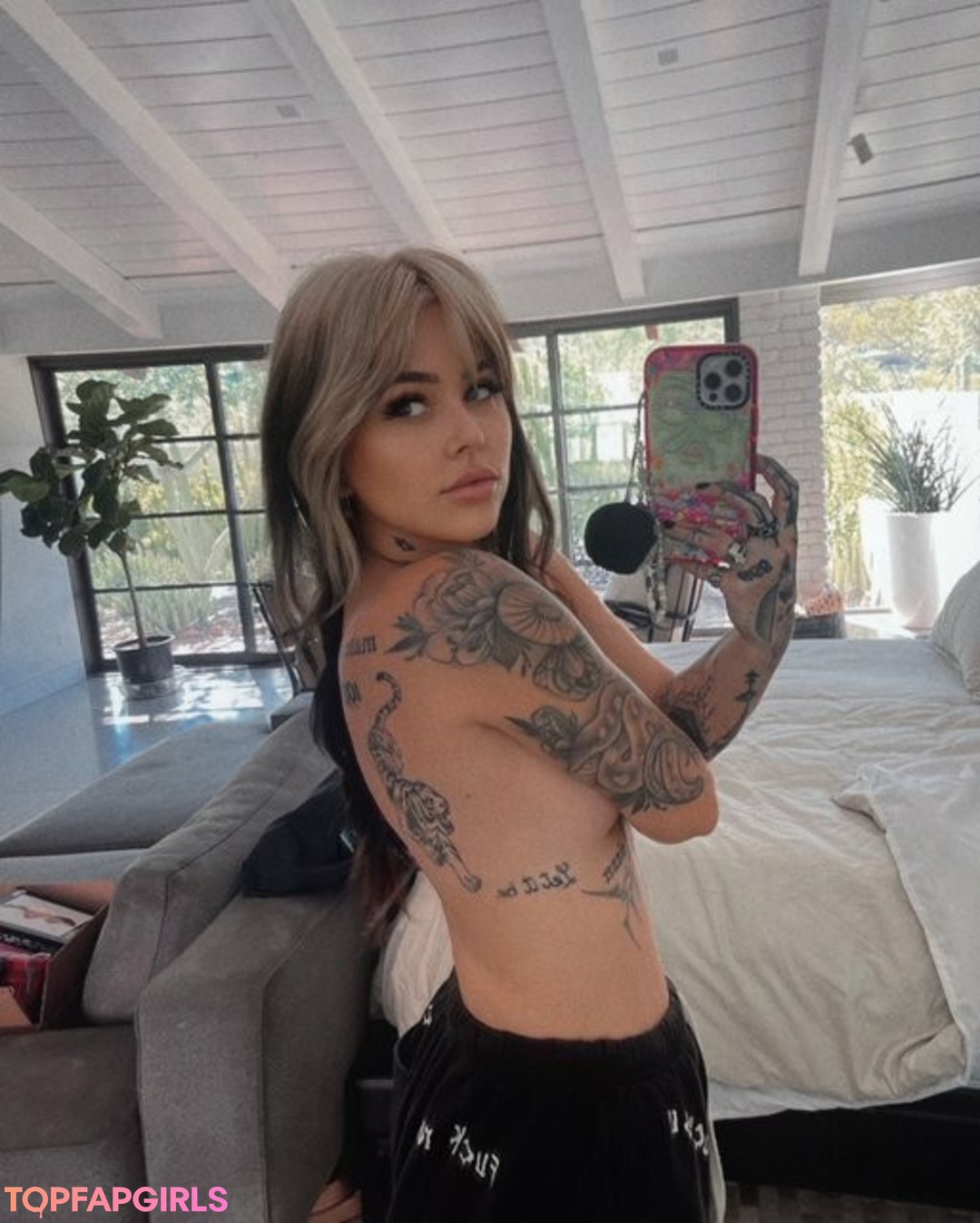 Craysounds pretty model pic