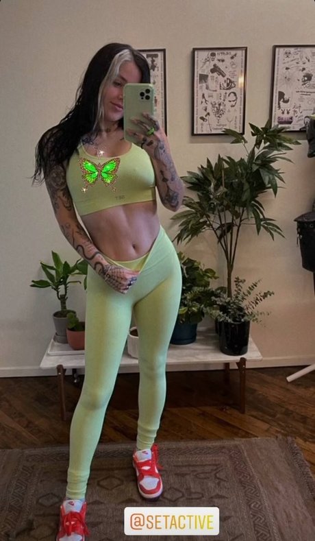 Craysounds model erotic image