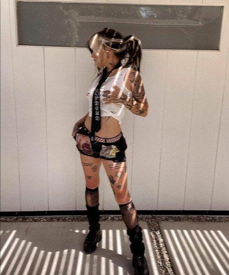 Craysounds perfect model pic