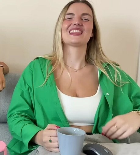 Milena And Lola star exclusive pics