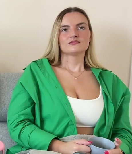 Milena And Lola pretty actress pictures