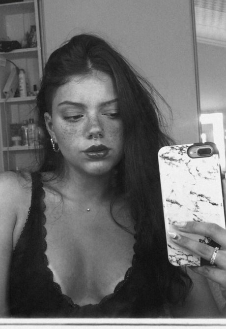 Amiga Marmitinha beautiful model img