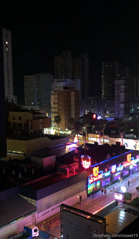 siswet19 naked pornstar img