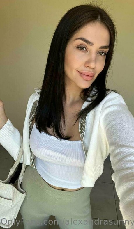 alexandrasunny nude actress picture