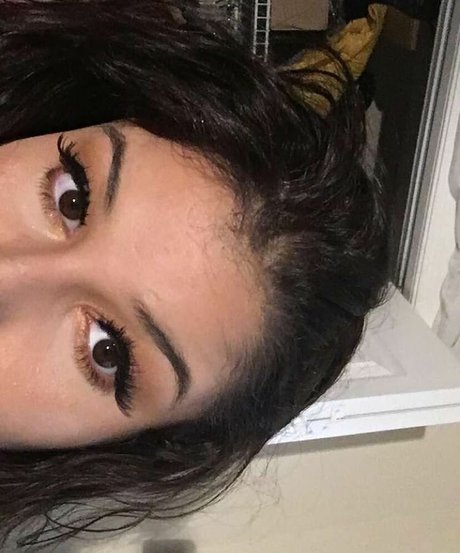 Ilianna star nude archive