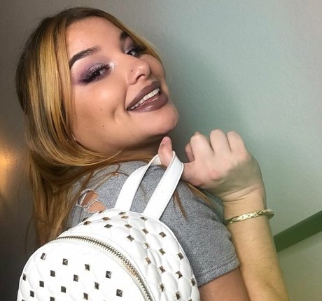 Ilianna model porn pic