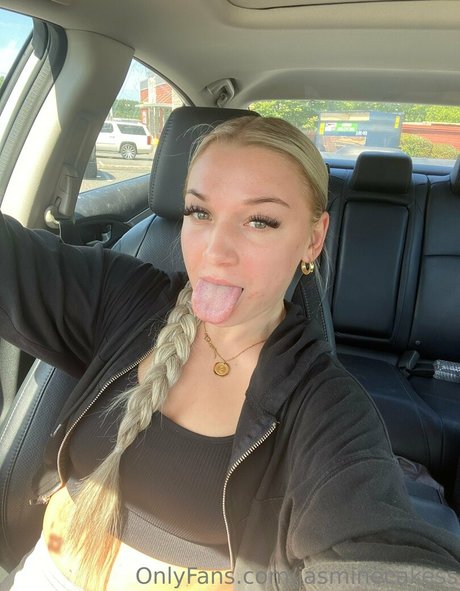 jasminecakess Quick model image