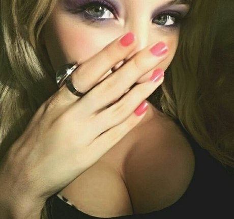 Mireia Rodriguez xxx model gallery