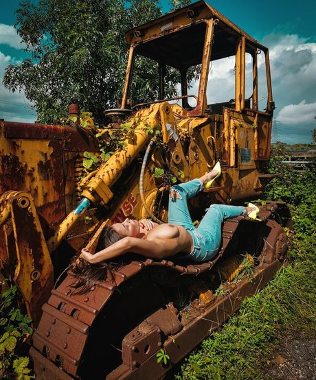 Simmands star erotic archive